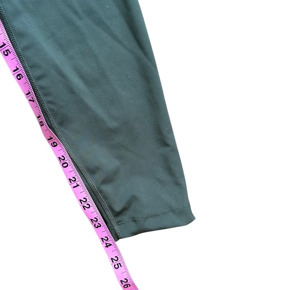 Women’s Army Green Nike Dri-Fit Leggings Size Medium - Picture 4 of 6